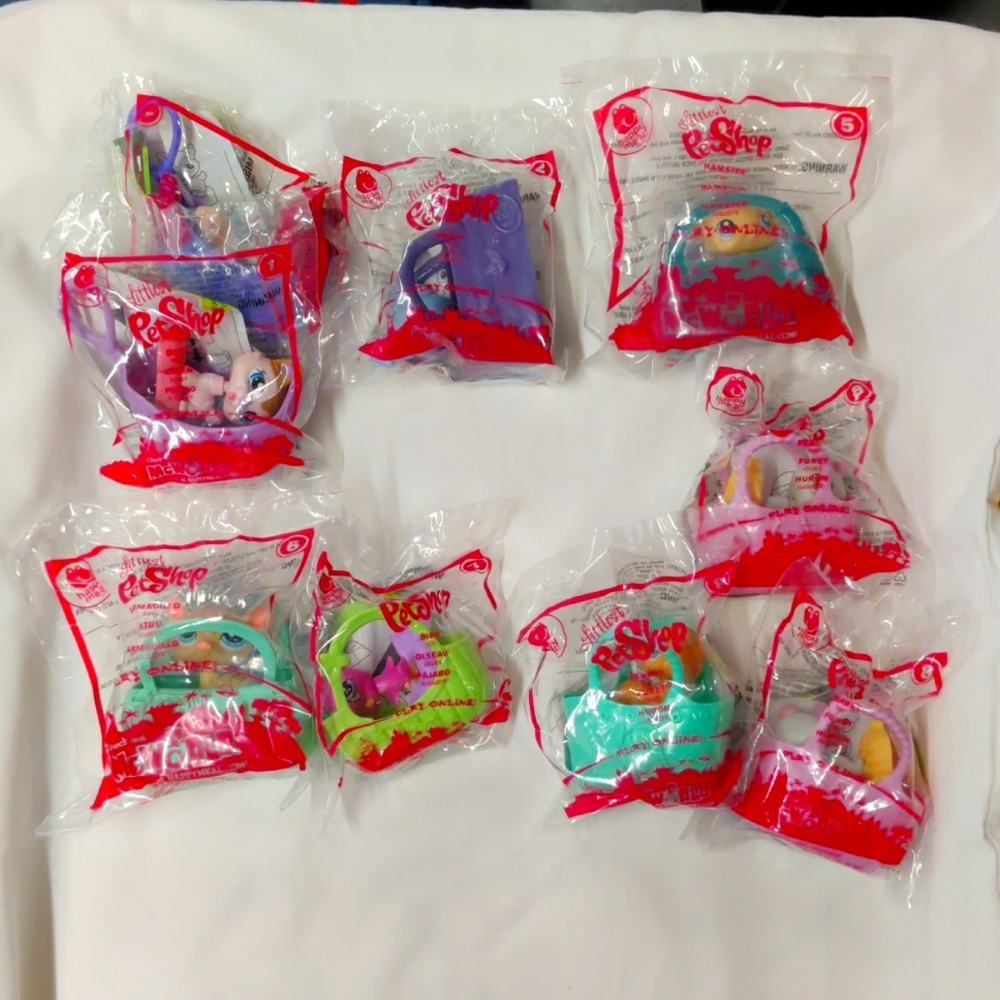 2010 Happy Meal Toys: Littlest pet shop